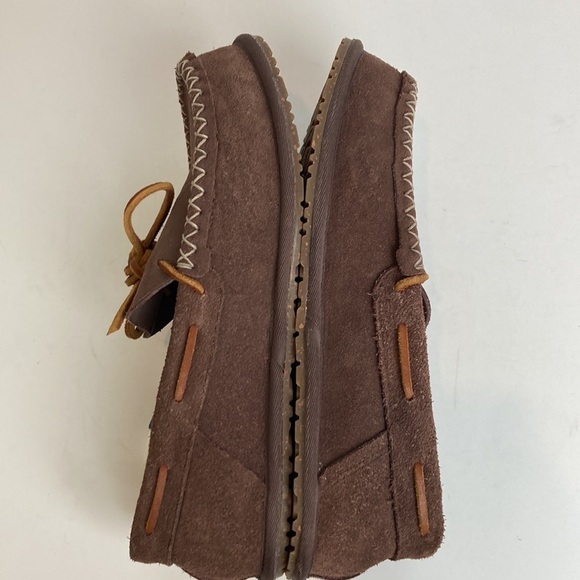 Manitobah Mukluks Sherling Lined Cabin Loafers Slippers Brown 9 Cottage Cabin main image 5